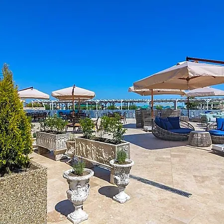 Luxury Beach Villas - Mineral Pools & Spa (Adults Only)