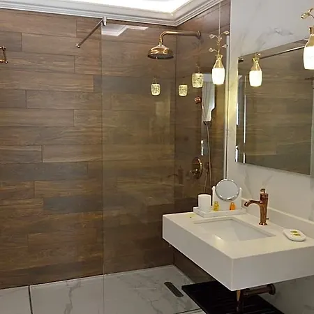Luxury Beach Villas - Mineral Pools & Spa (Adults Only)